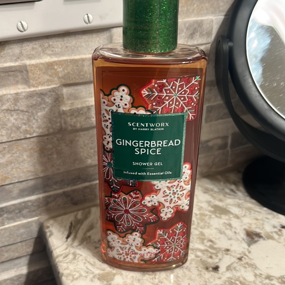 Beautiful long sleeve dress never been used - Picture 4 of 6